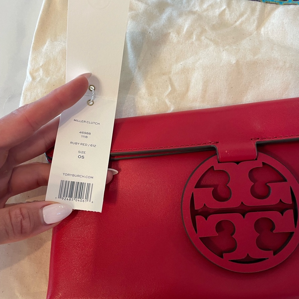 Tory Butch Miller Logo Leather Clutch Purse- NWT- Rare Ruby Red - Picture 4 of 7
